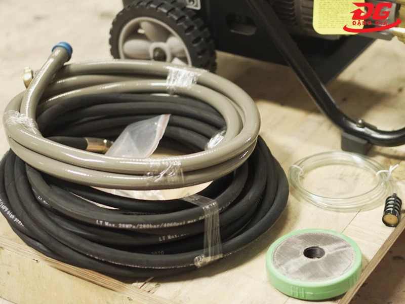 Phụ kiện đi kèm máy xịt rửa xe Kumisai KMS 16MC