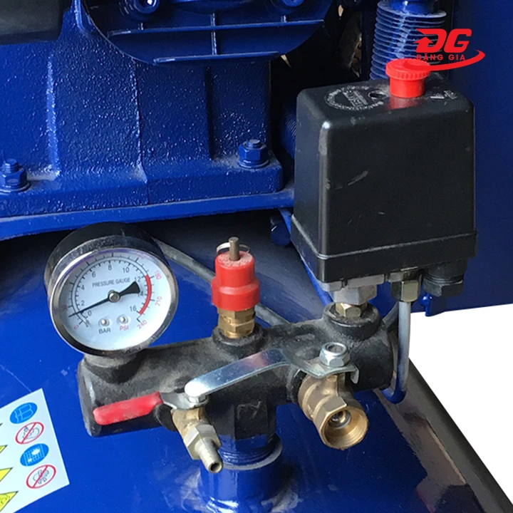 Cụm đồng hồ và rơ le cảm biến