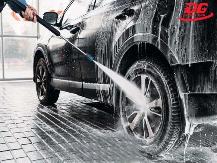 Cửa tiệm Chí Tài