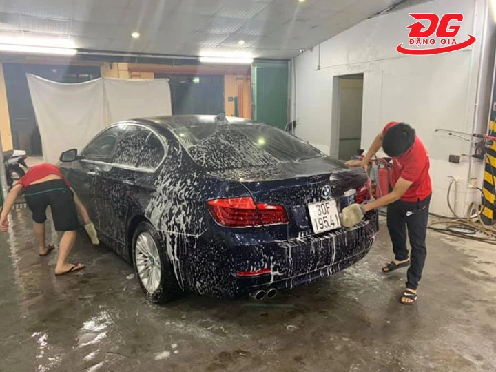 Rửa xe Hiệp Trung