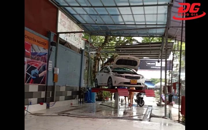 Tiệm rửa xe Phúc