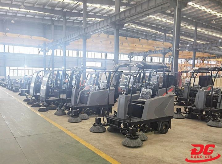 bán Xe quét rác ngồi lái Kumisai KMS-S8