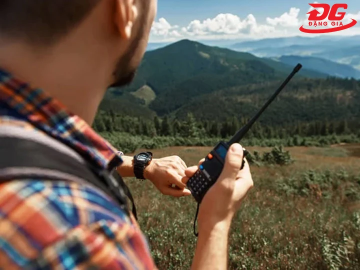 Hướng dẫn sử dụng bộ đàm đi phượt