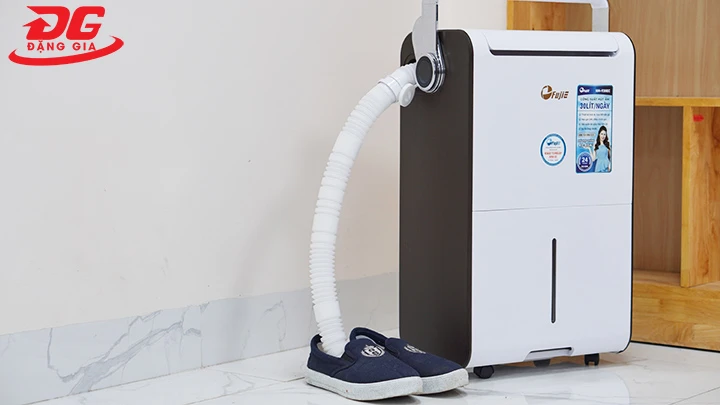 su-dung-may-hut-am-dan-dung-fujie-hm-930ec