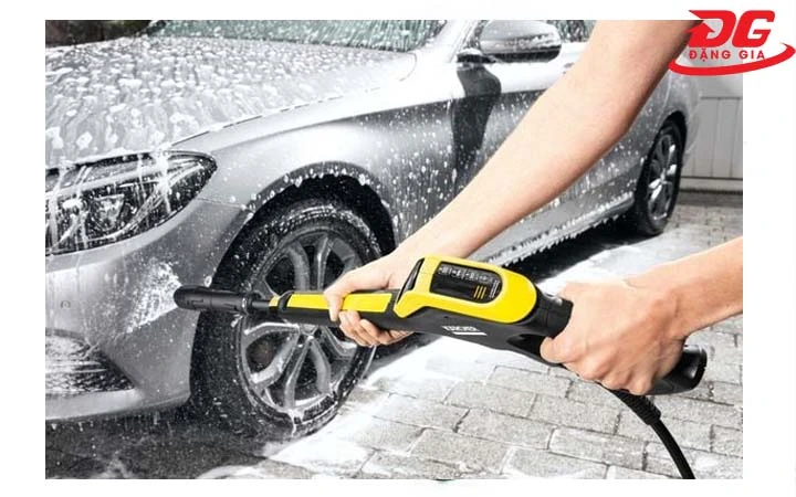 sử dụng máy xịt rửa xe Zukui