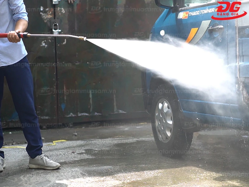 Súng phun G6 dẫn hỗ trợ phun rửa, vệ sinh xe hiệu quả