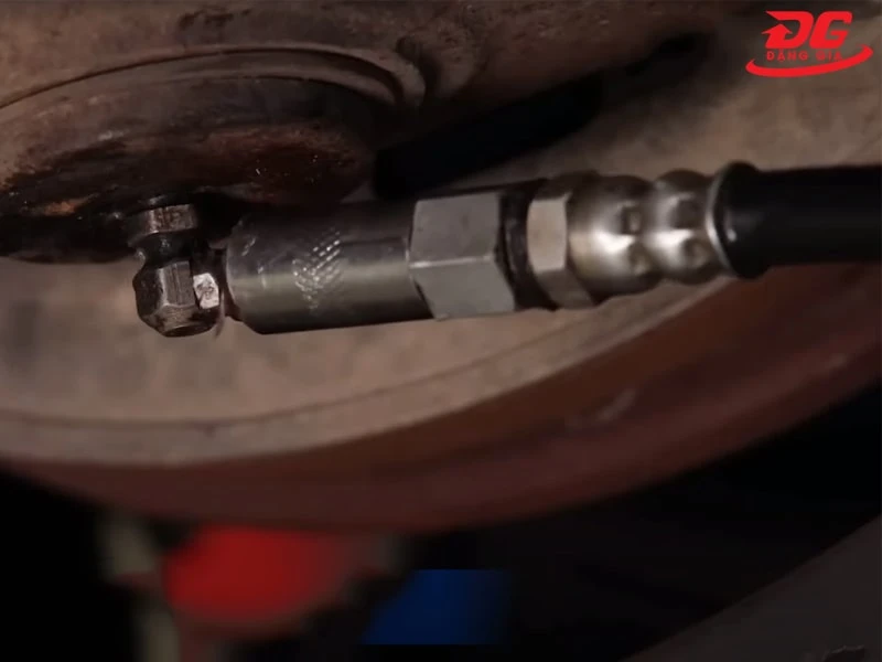 Chú ý khi dùng vú bơm mỡ đầu bằng