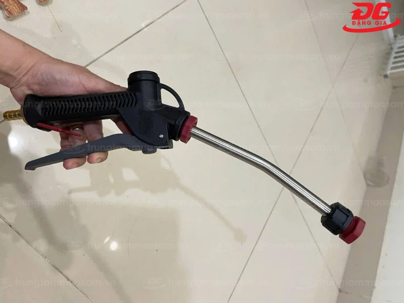 Thiết kế súng nhỏ gọn, dễ dàng cầm nắm