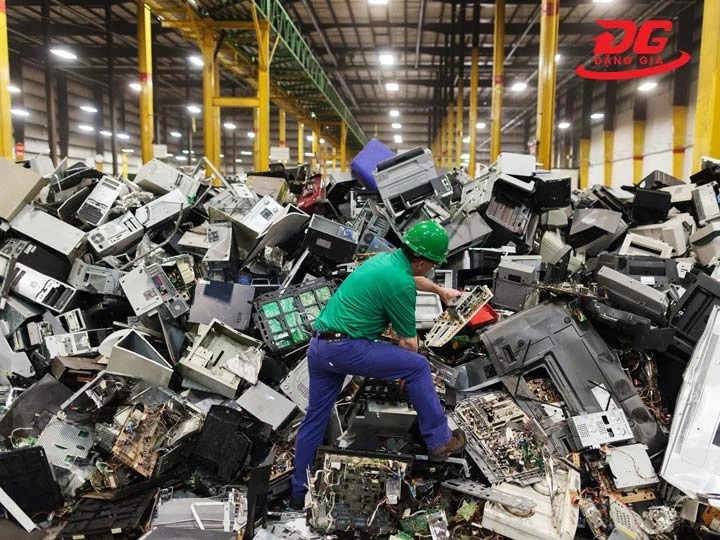 Tập kết rác thải điện tử