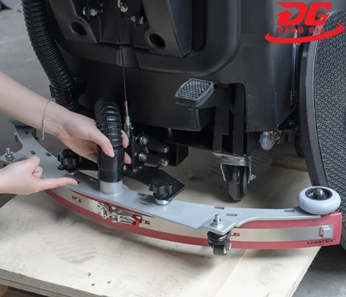 Cần gạt nước máy chà sàn Kumisai KMS 58E