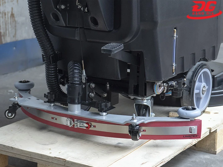 Thanh hút nước chữ V của máy chà sàn Kumisai KMS 58E