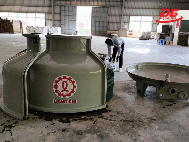 Phần khung vỏ và đế bồn của tháp giải nhiệt Liangchi 40RT