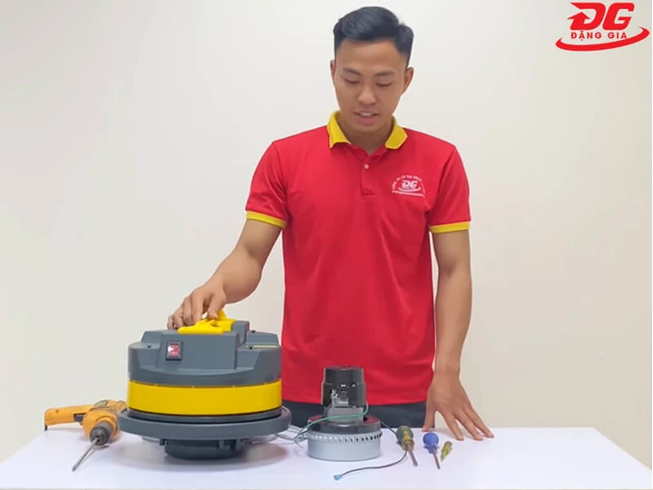 thay Chổi than máy hút bụi công nghiệp