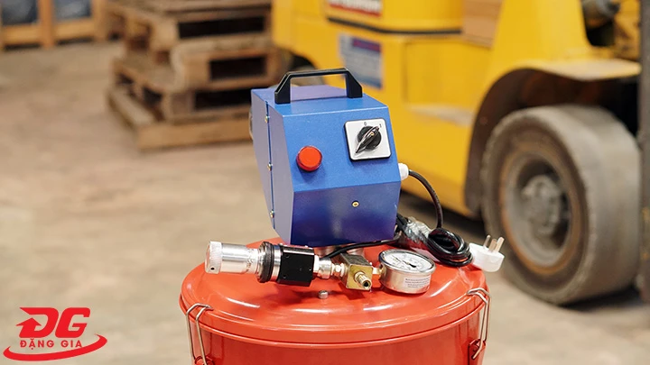 Máy bơm mỡ Palada PD 6040 bền bỉ, ít hỏng hóc