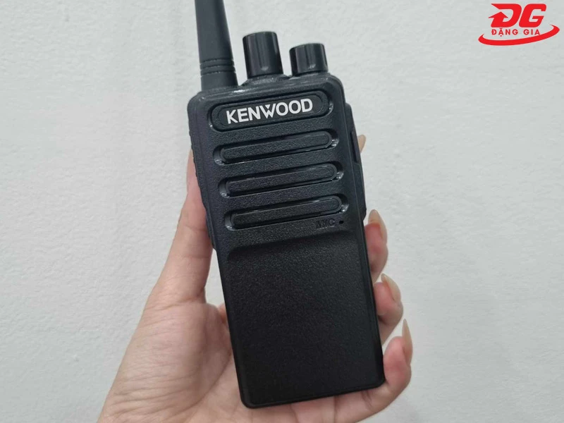 Thiết kế máy nhỏ gọn, dễ dàng cầm nắm