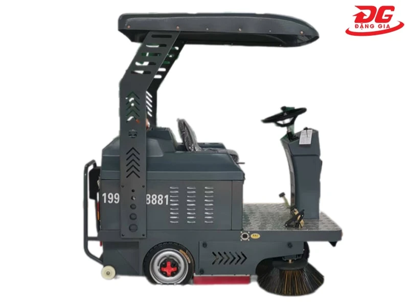 Xe quét rác ngồi lái Kumisai KMS 160E chính hãng