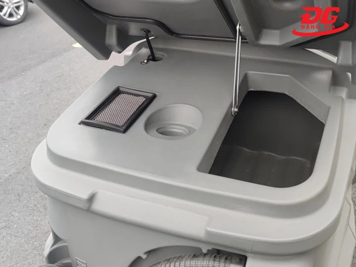 thùng chứa Máy chà sàn ngồi lái Kumisai KMS 245