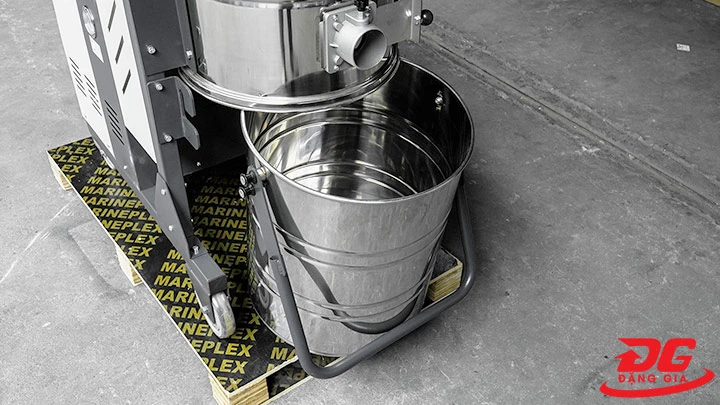 thùng chứa bụi máy hút bụi công nghiệp 3 pha KMS100