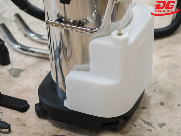 Thùng chứa nước sạch của Máy giặt thảm phun hút Kumisai KMS 401C