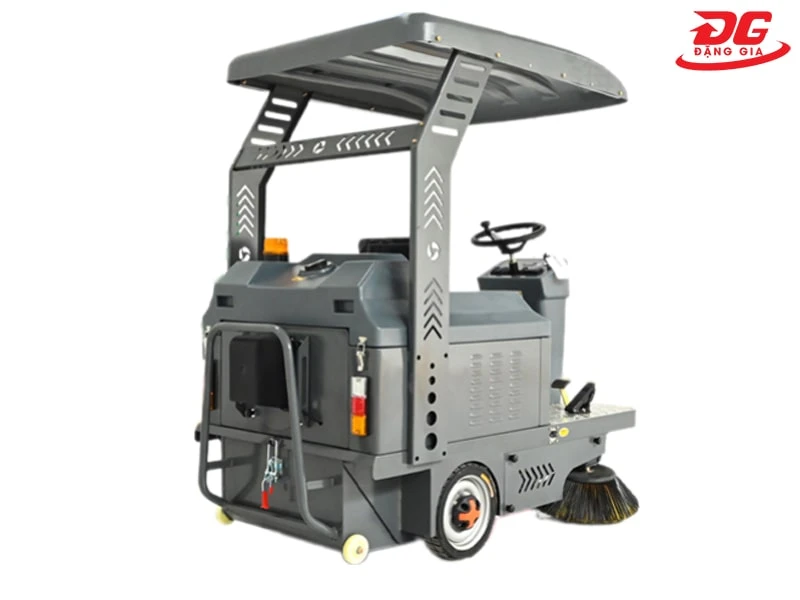 giá Xe quét rác ngồi lái Kumisai KMS 160E