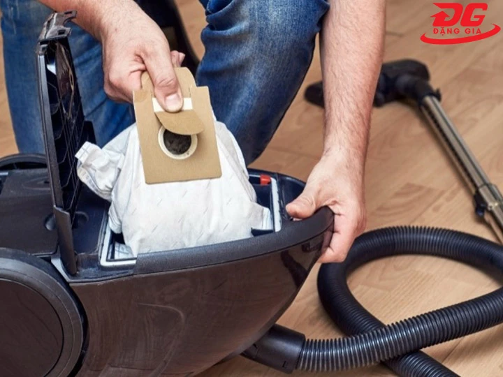 Túi/thùng chứa bụi đầy