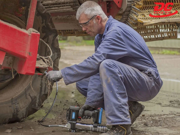 Ứng dụng súng bơm mỡ pin SKF TLGB 20