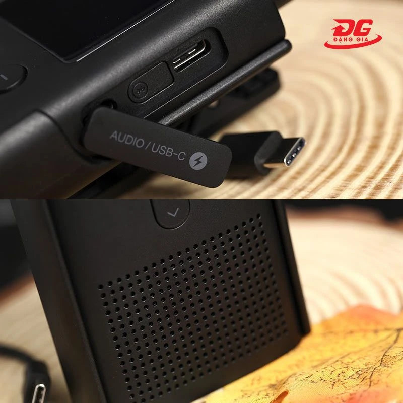 Vị trí cắm sạc và loa phát tín hiệu của máy