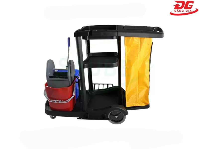 Xe dọn vệ sinh đa năng được thiết kế với nhiều ngăn đựng đồ