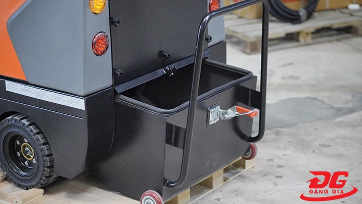 Xe quét rác ngồi lái Kumisai KMS-S5 giá rẻ