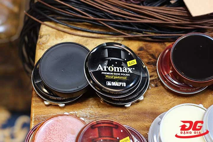 Xi đánh giày Aromax màu đen