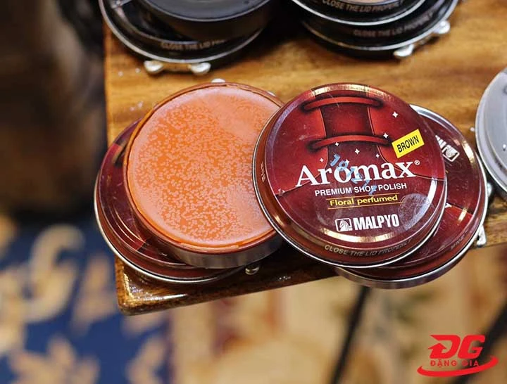 Xi đánh giày Aromax màu vàng bò