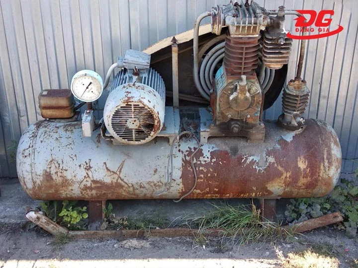 Nổ bình khí nén do xuống cấp 