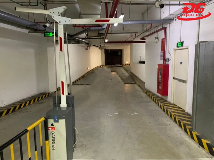 ưu điểm barie cần gập