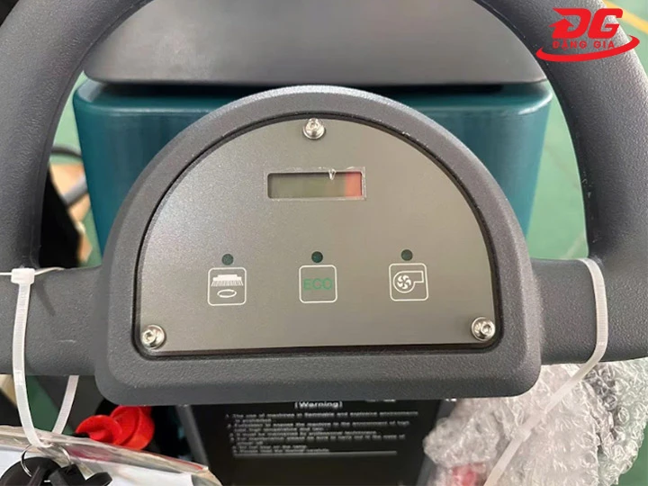 Máy chà sàn công nghiệp Kumisai KMS 65B dễ sử dụng