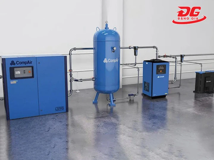 lắp đặt phụ kiện cho máy nén khí cánh gạt
