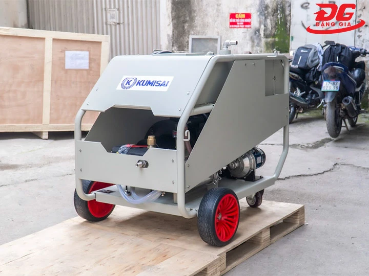 Máy xịt rửa xe cao áp 3 pha