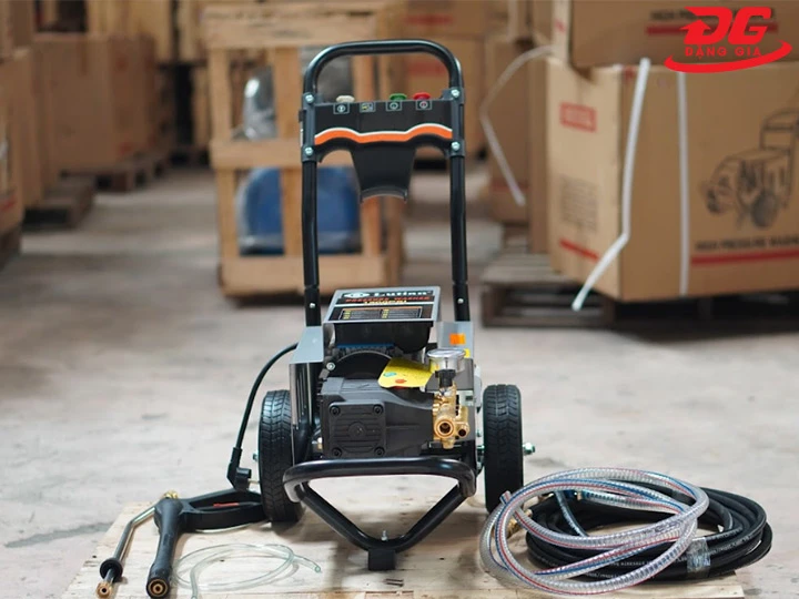 máy rửa xe cao áp Lutian