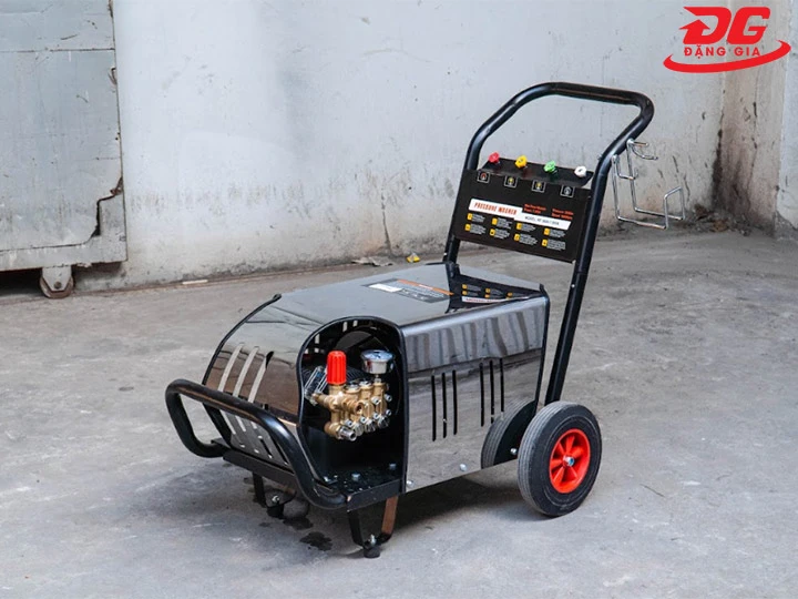 máy rửa xe cao áp kungfu