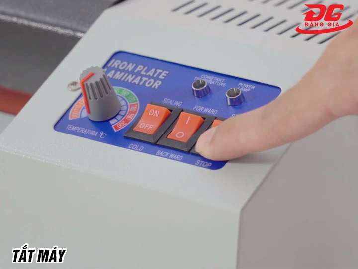 Tắt máy ép plastic