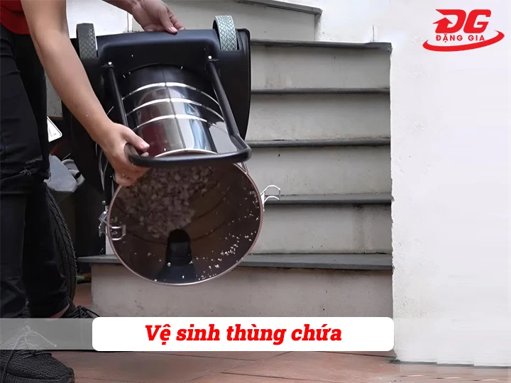 Vệ sinh thùng chứa