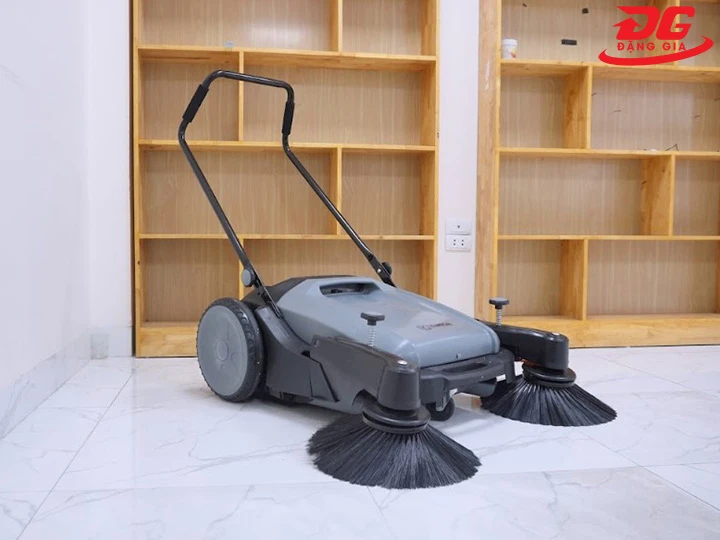 Xe quét rác đẩy tay dòng cơ học
