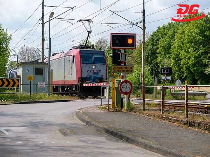 Barie cần thẳng tự động