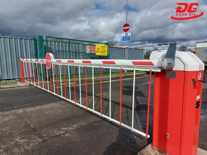 chọn mua barie chắn tàu