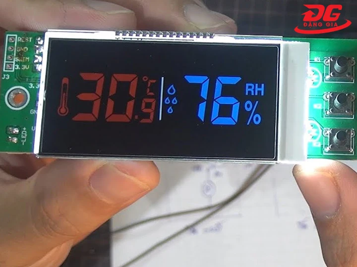 Màn hình nhấp nháy hoặc lỗi mạch điện tử