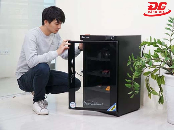 Tủ bị rò rỉ không khí, ẩm tăng bất thường