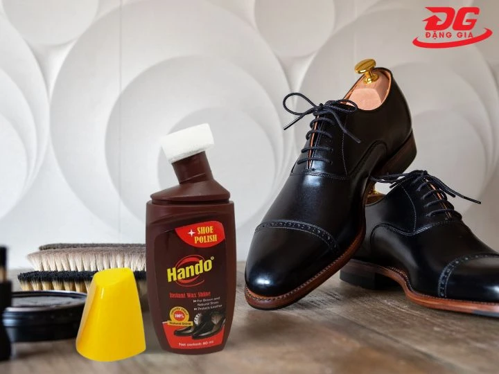 Xi đánh giày nâu Hando