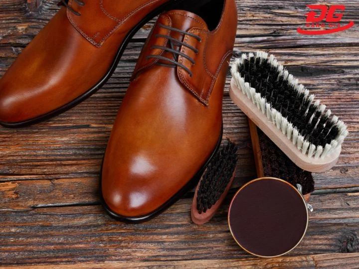 Xi đánh giày nâu siêu sáng bóng