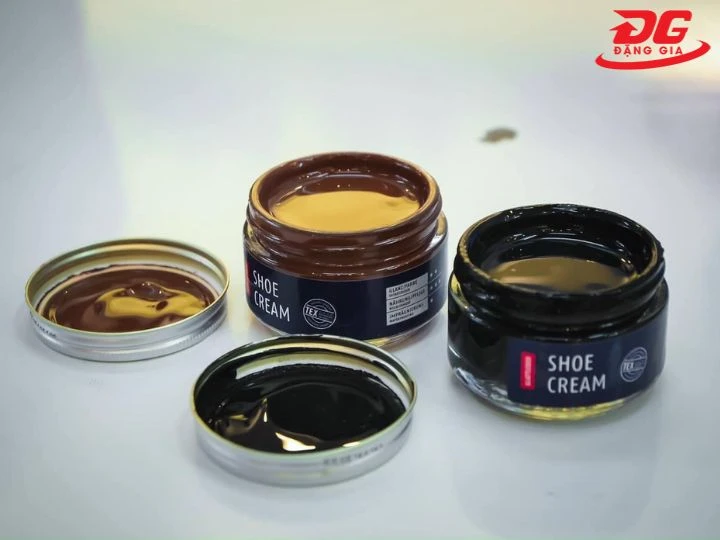 Xi đánh giày nâu Shoe Boy's