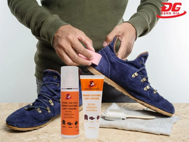 Cách đánh xi giày da lộn