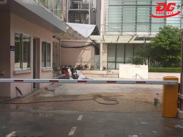 barrier tự động BS 308 công nghệ bluespeed